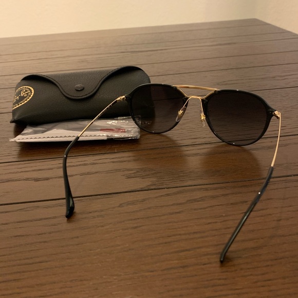 Ray-Ban Round Gradient Mirrored Sunglasses